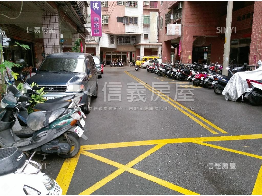 邊間２房２廳附車位裝潢戶房屋室內格局與周邊環境