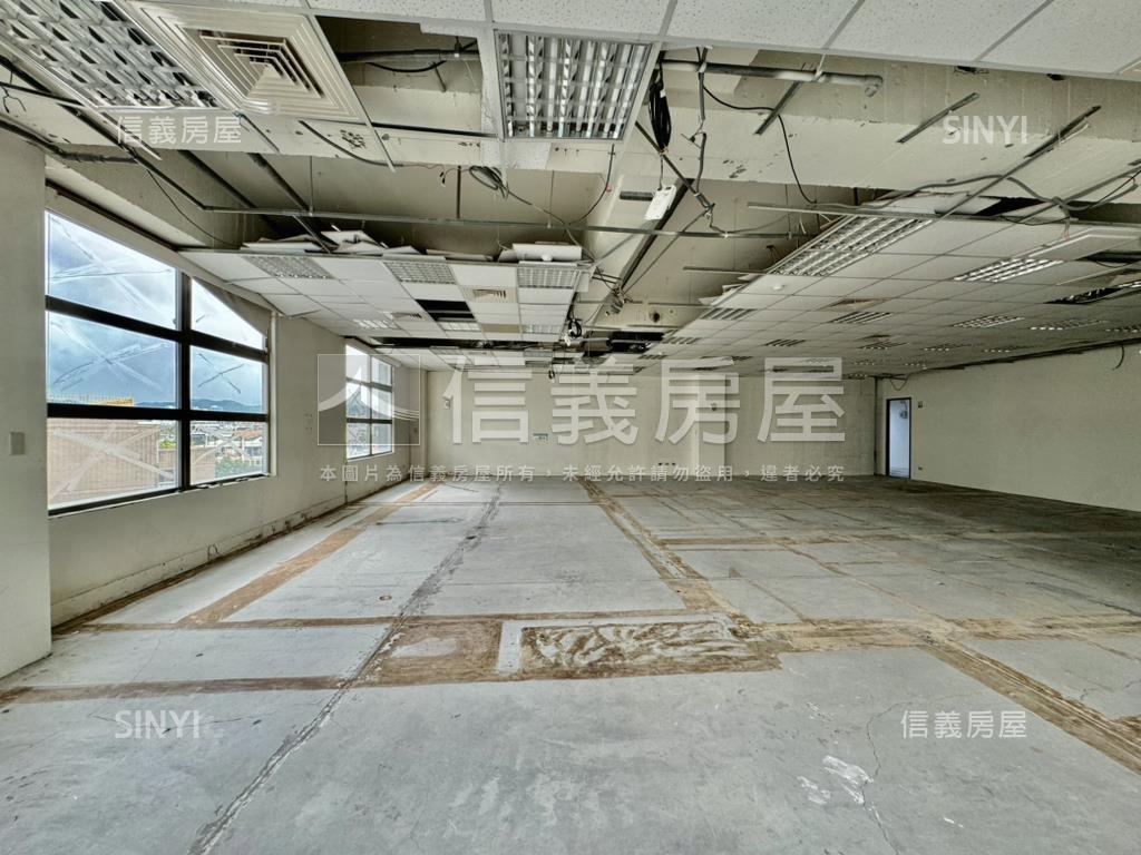 金矽谷３邊間附四坡平車位房屋室內格局與周邊環境