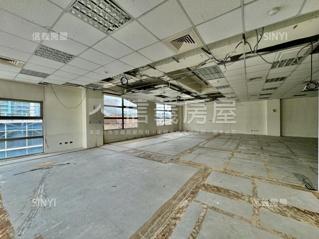 金矽谷３邊間附四坡平車位房屋室內格局與周邊環境