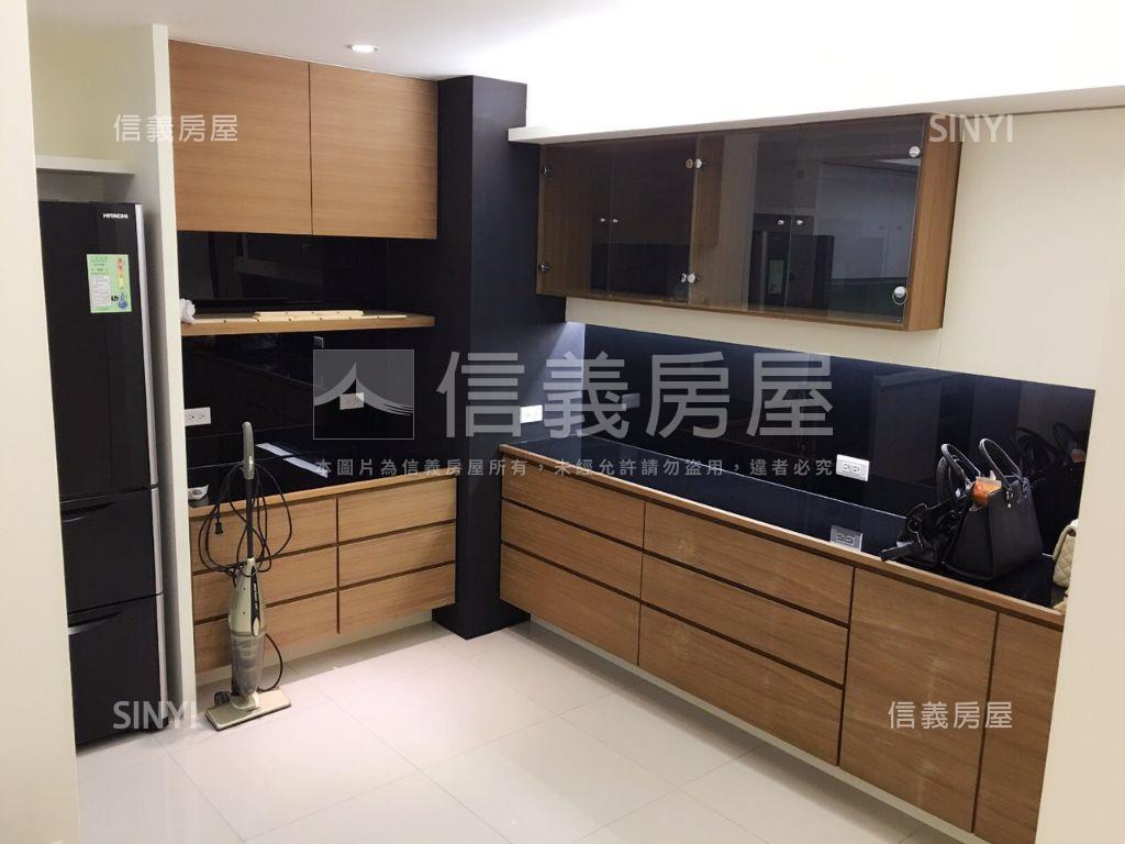 鴻築詠恆★兩房車位房屋室內格局與周邊環境