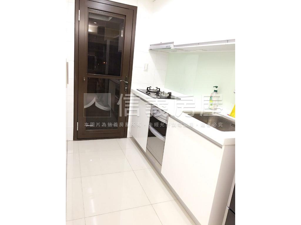 鴻築詠恆★兩房車位房屋室內格局與周邊環境