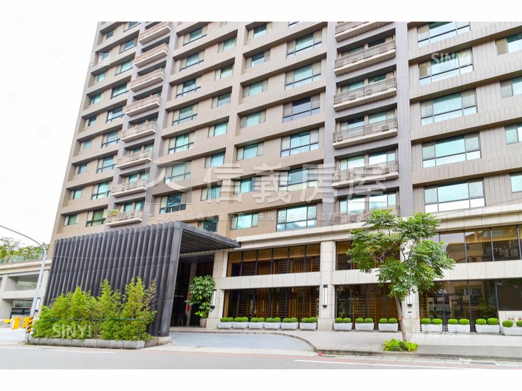 竹城鶴岡高樓三房雙車位房屋室內格局與周邊環境