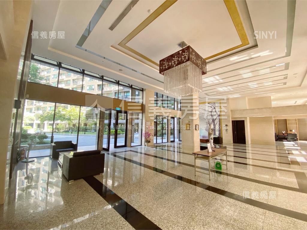 竹城鶴岡高樓三房雙車位房屋室內格局與周邊環境