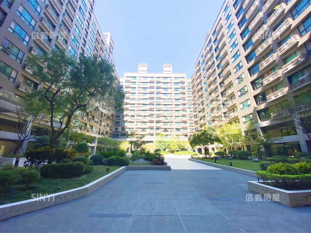 竹城鶴岡高樓三房雙車位房屋室內格局與周邊環境