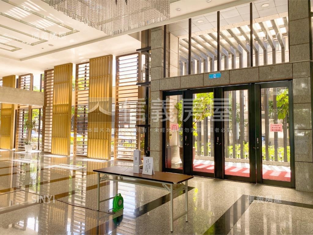 竹城鶴岡高樓三房雙車位房屋室內格局與周邊環境