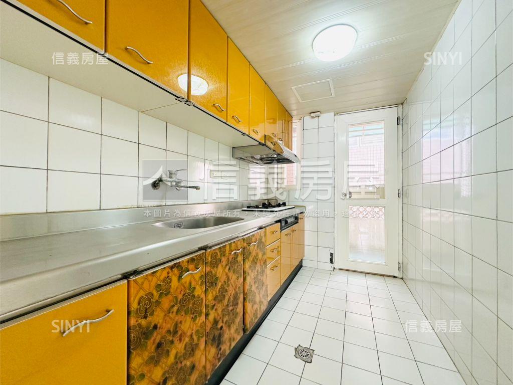 黎明邊間大藍天房屋室內格局與周邊環境