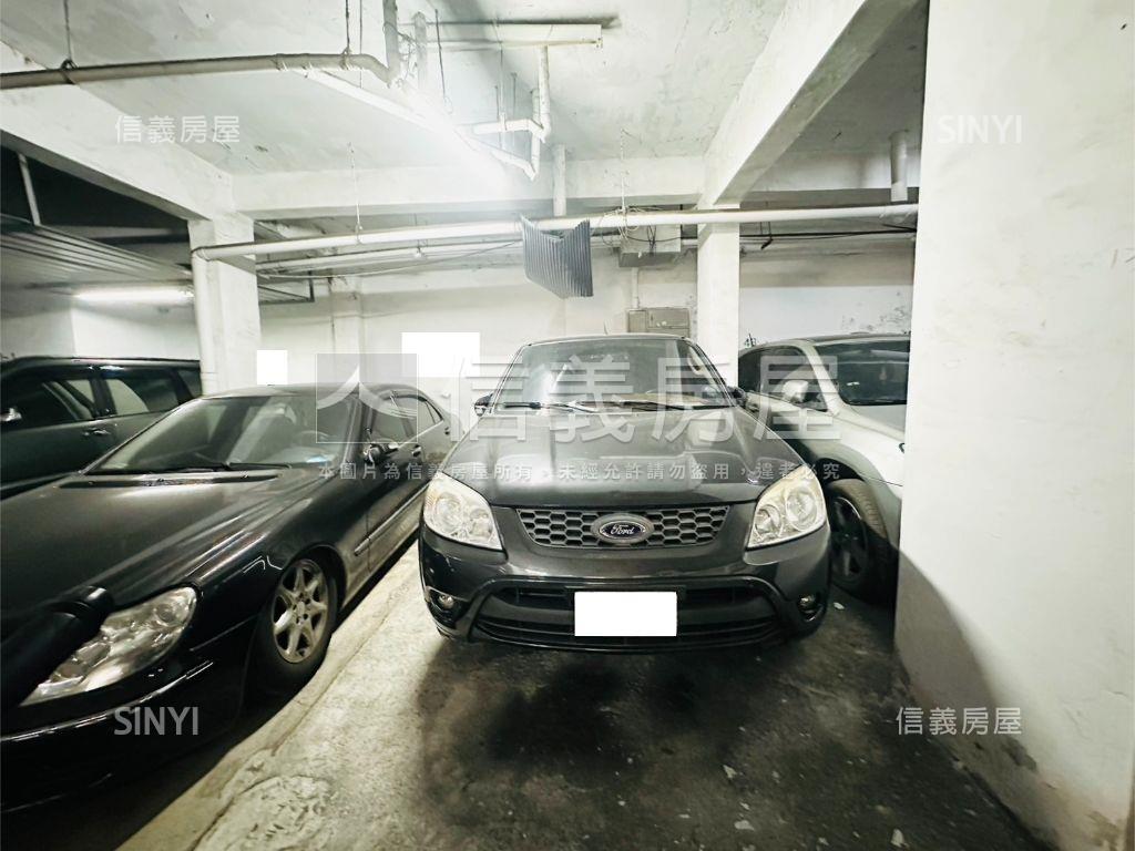 黎明邊間大藍天房屋室內格局與周邊環境