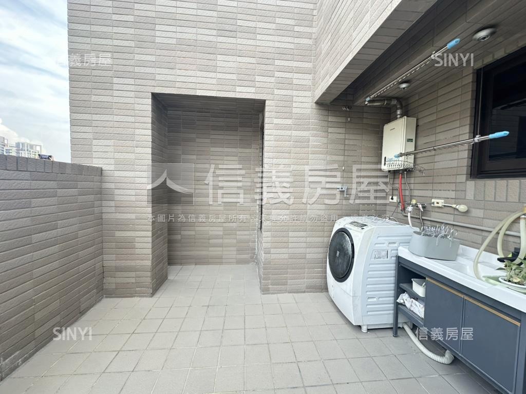 臻藏．櫻花藝｜頂樓露臺戶房屋室內格局與周邊環境