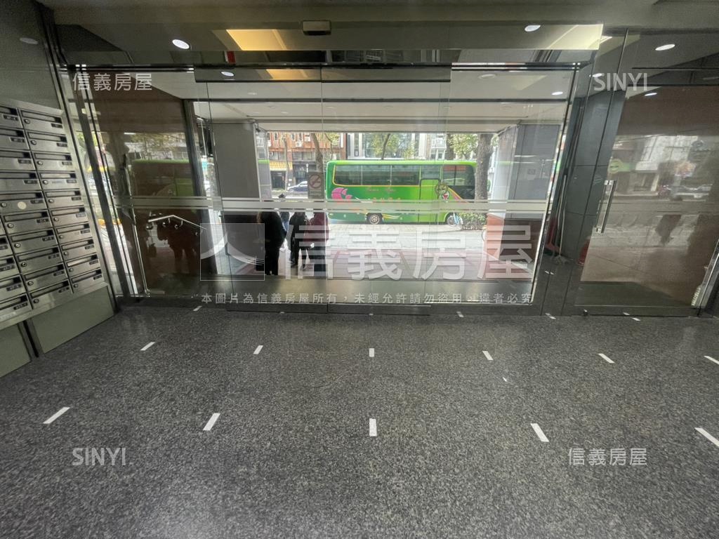 商業辦公工作室房屋室內格局與周邊環境