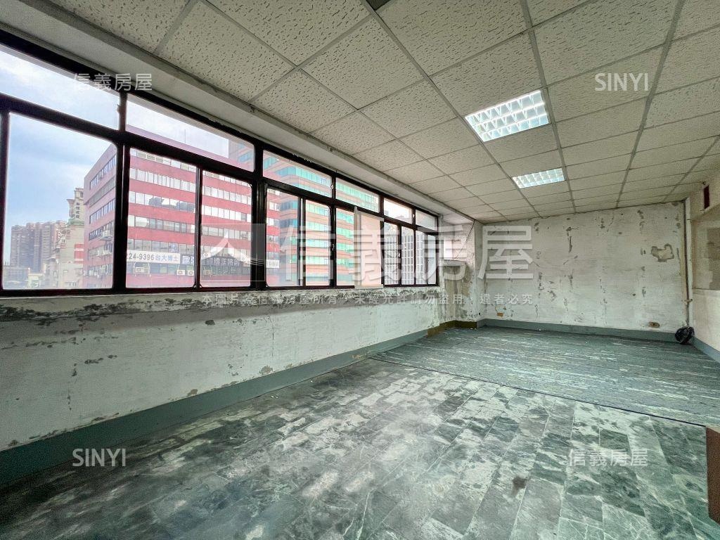 中正三路黃金地段商辦房屋室內格局與周邊環境