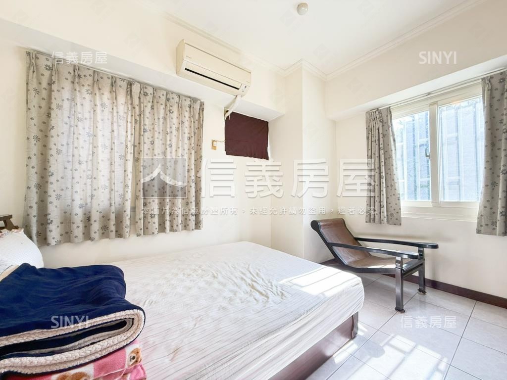 美術園道旁大三房車位房屋室內格局與周邊環境