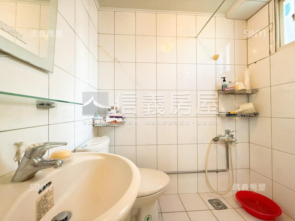 美術園道旁大三房車位房屋室內格局與周邊環境