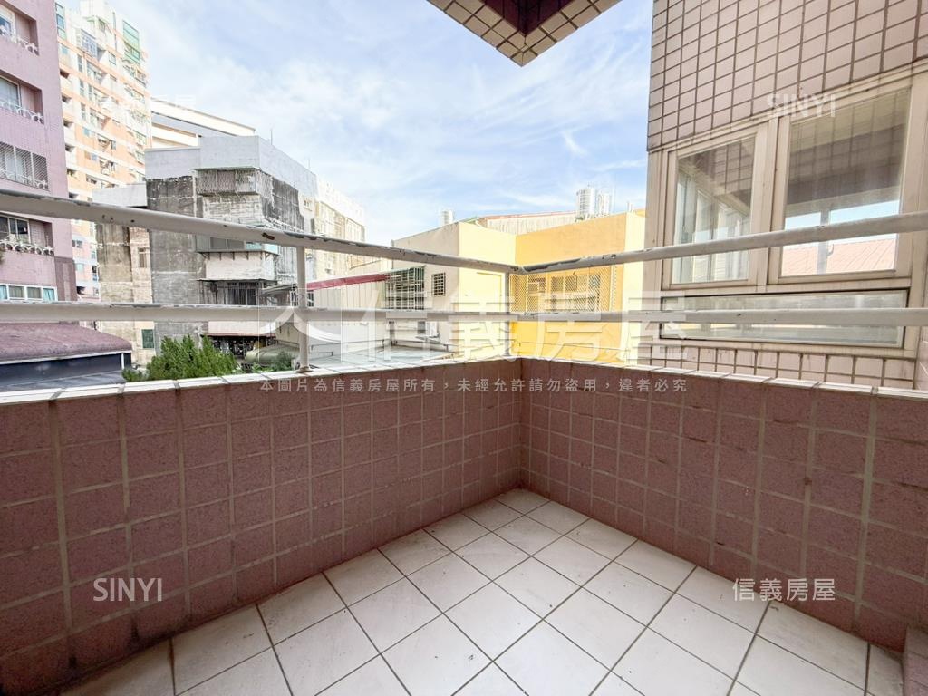 美術園道旁大三房車位房屋室內格局與周邊環境