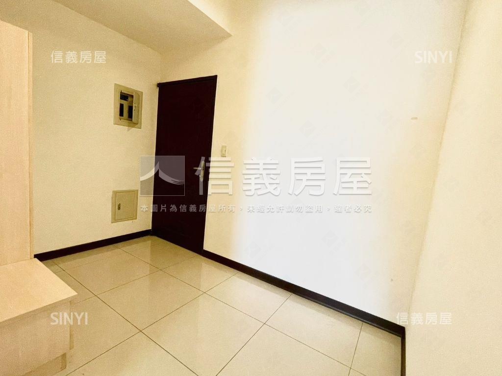 鴻築中高樓層採光兩房車位房屋室內格局與周邊環境