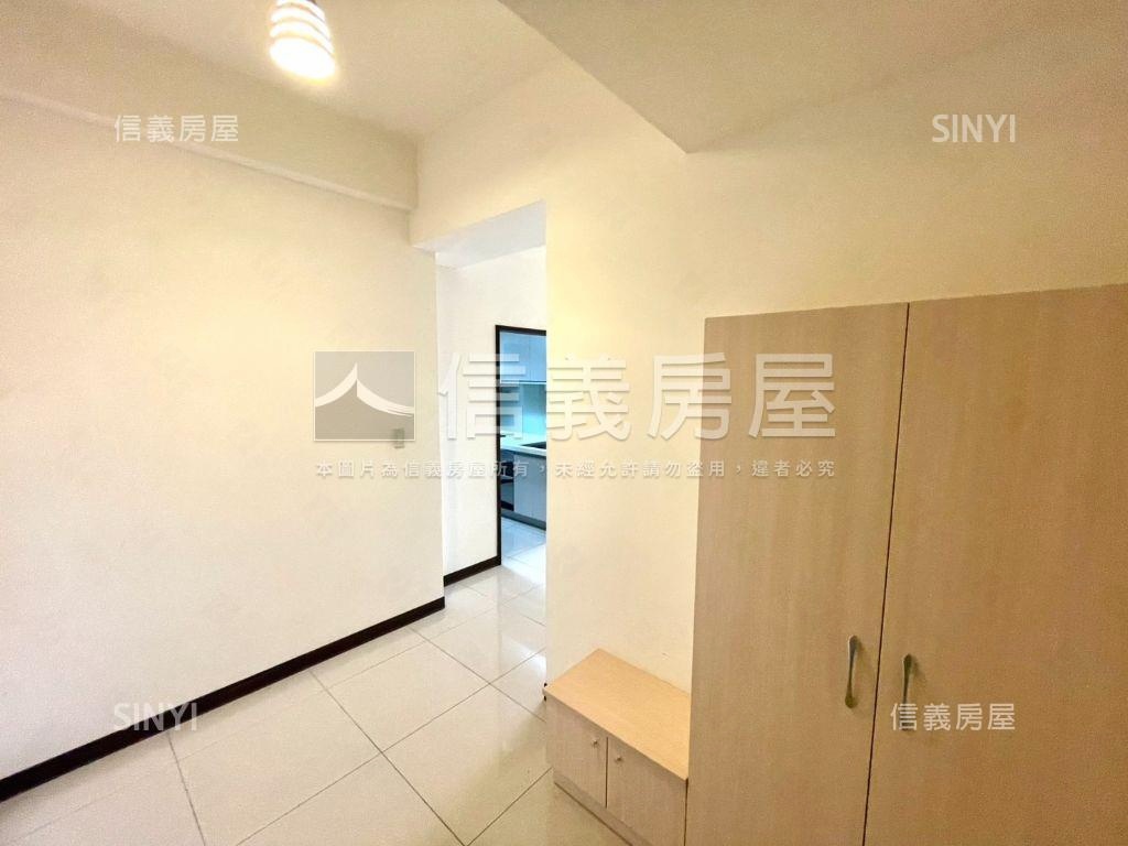 鴻築中高樓層採光兩房車位房屋室內格局與周邊環境