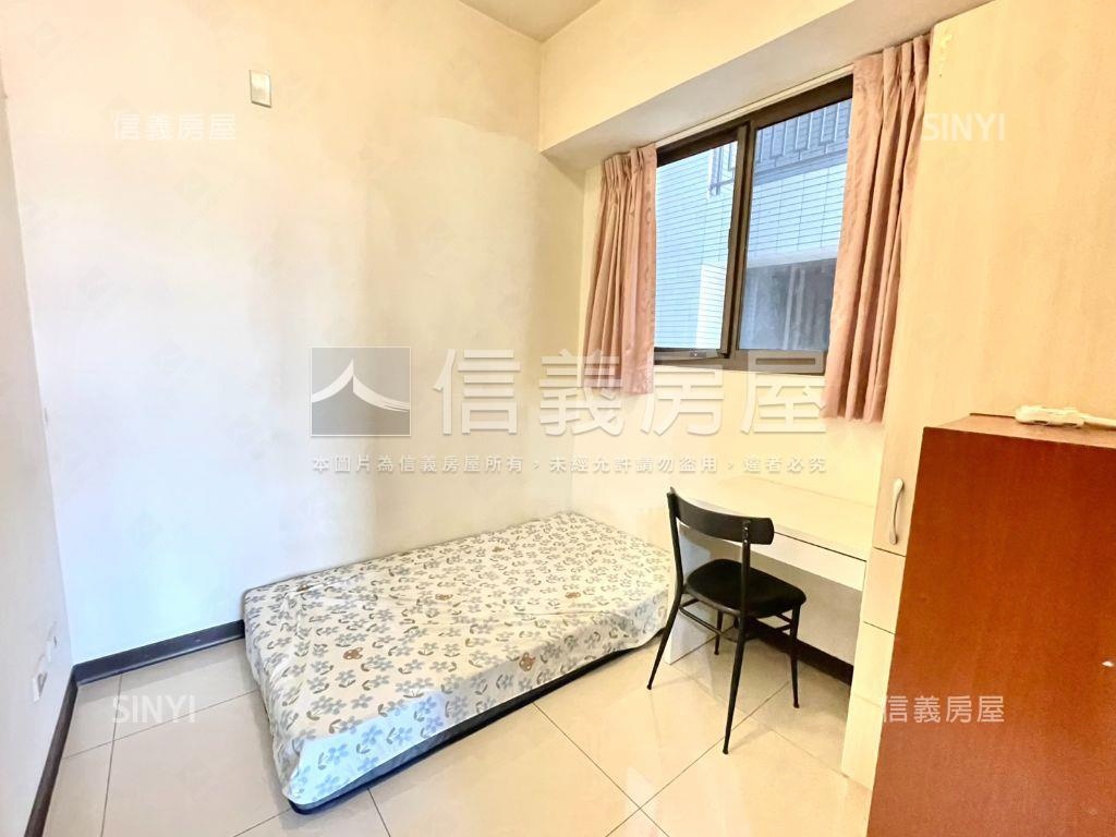 鴻築中高樓層採光兩房車位房屋室內格局與周邊環境