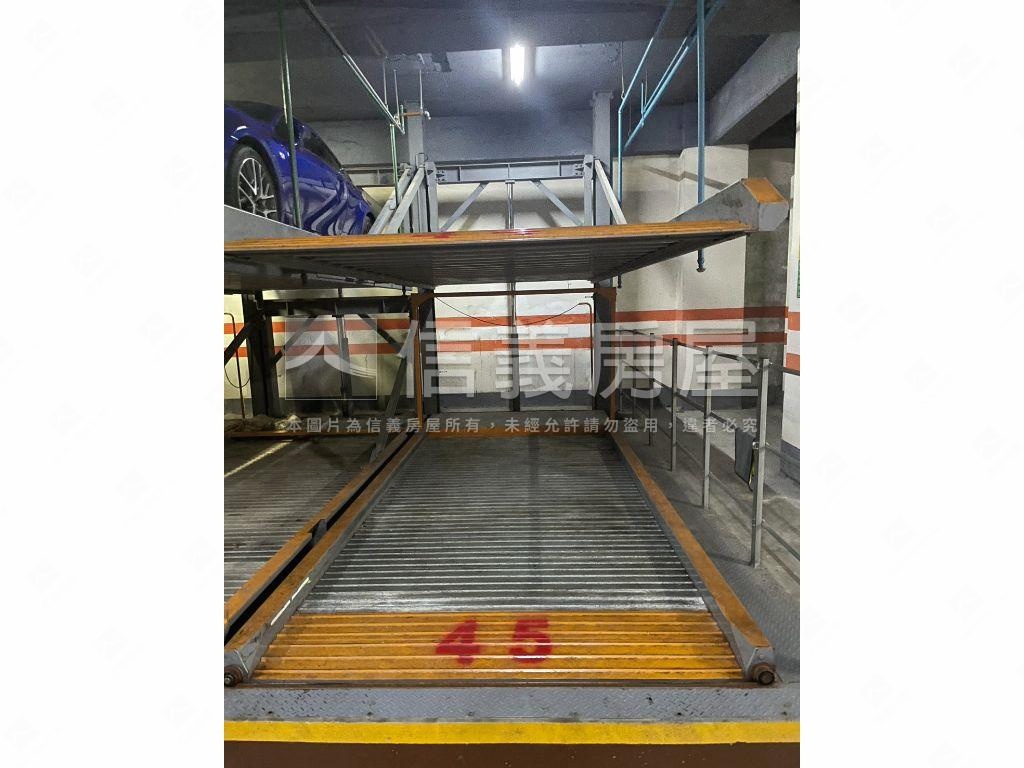 鴻築中高樓層採光兩房車位房屋室內格局與周邊環境