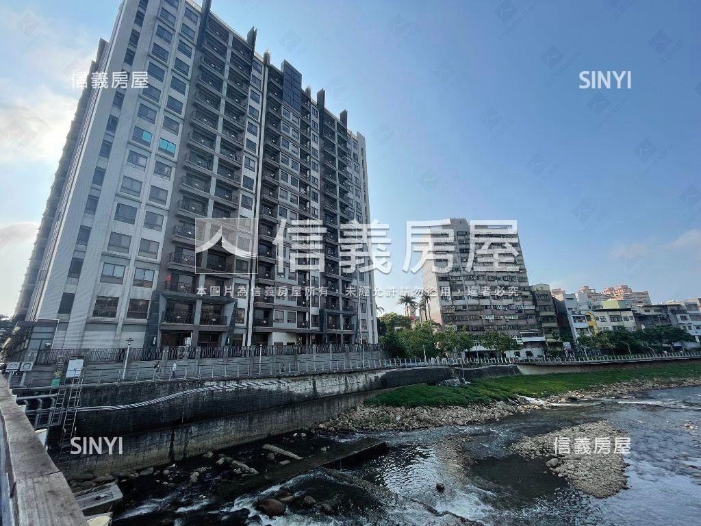 鴻築中高樓層採光兩房車位房屋室內格局與周邊環境