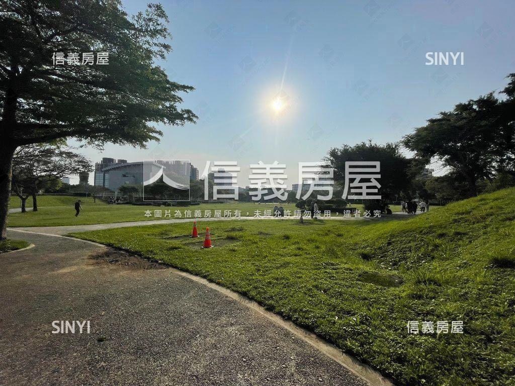 鴻築中高樓層採光兩房車位房屋室內格局與周邊環境