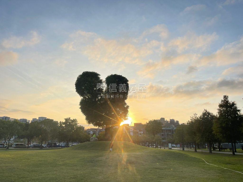近南興公園精晨二房二衛房屋室內格局與周邊環境