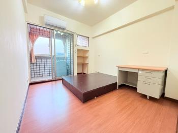 誠意出售！逢甲套房樹梢戶