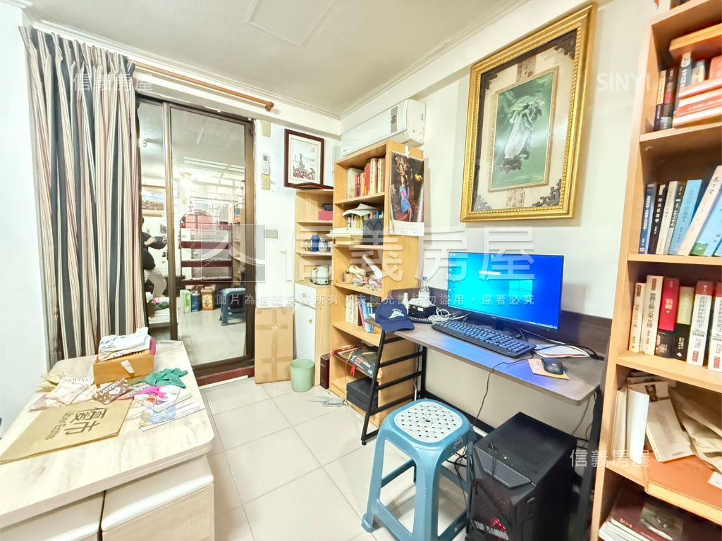 景安捷運摩登時尚首購套房房屋室內格局與周邊環境