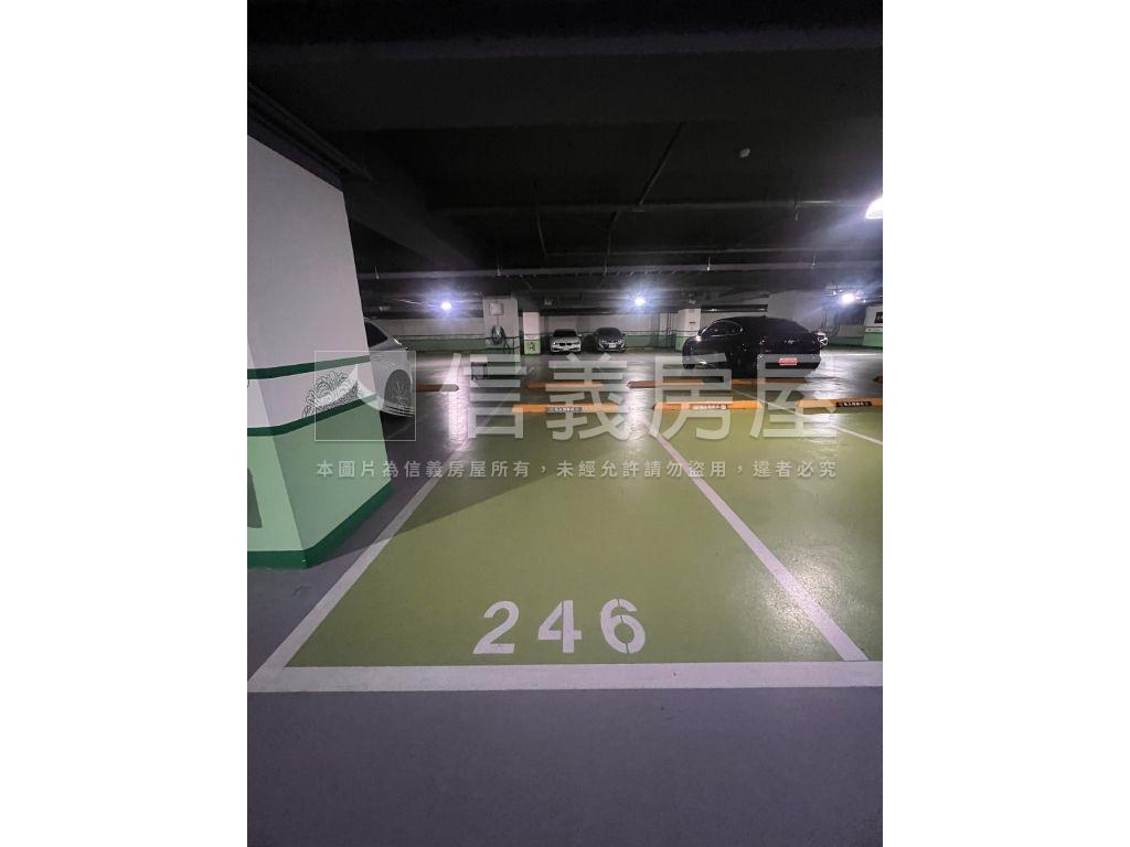 中悅皇苑Ｂ２車位房屋室內格局與周邊環境