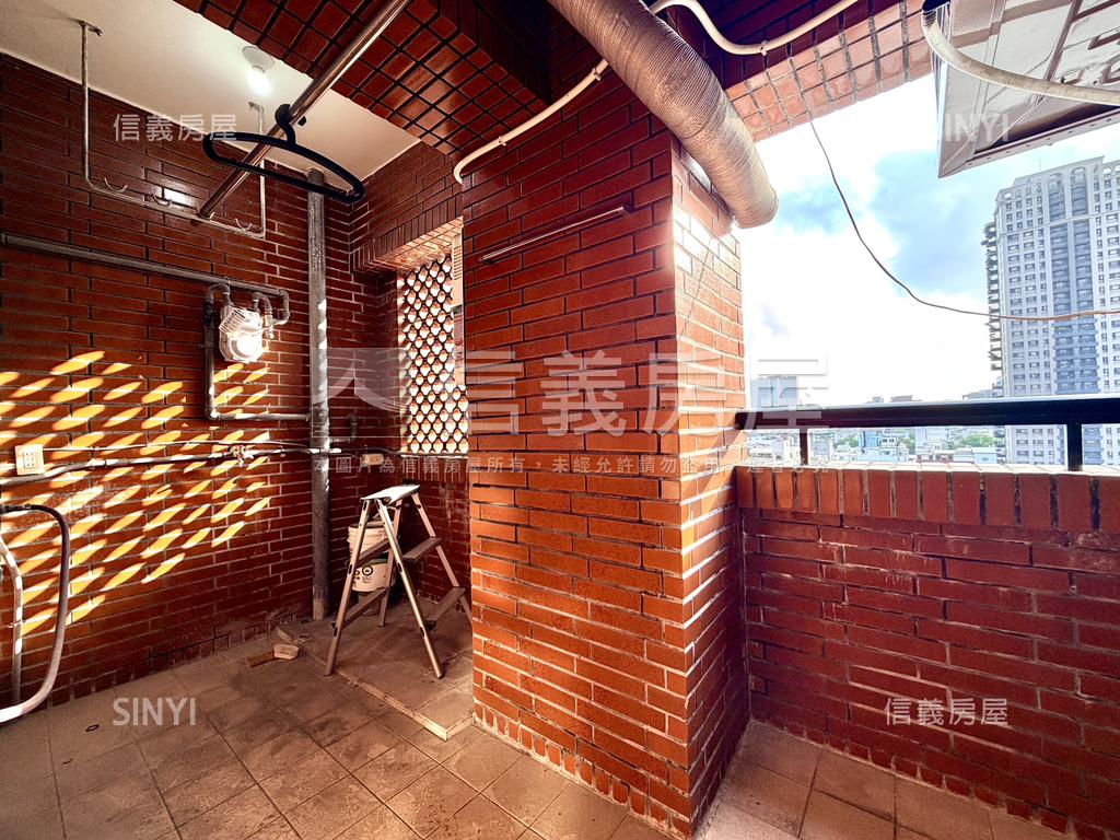 首排景觀｜國泰美三房平車房屋室內格局與周邊環境