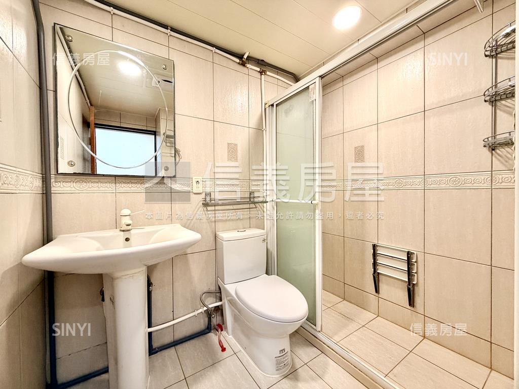 首排景觀｜國泰美三房平車房屋室內格局與周邊環境