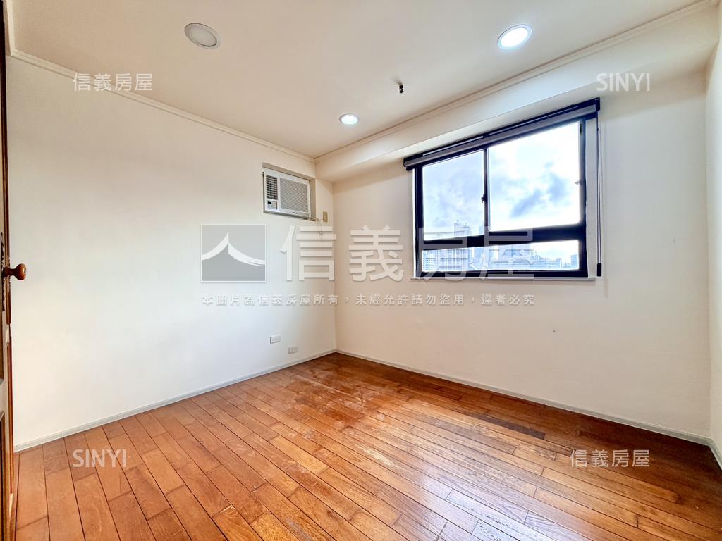 首排景觀｜國泰美三房平車房屋室內格局與周邊環境