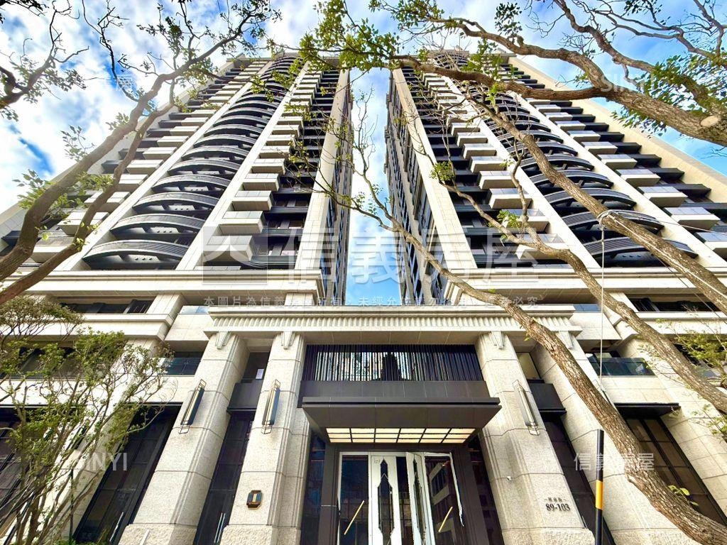 專任擎天森林４７坪雙車位房屋室內格局與周邊環境