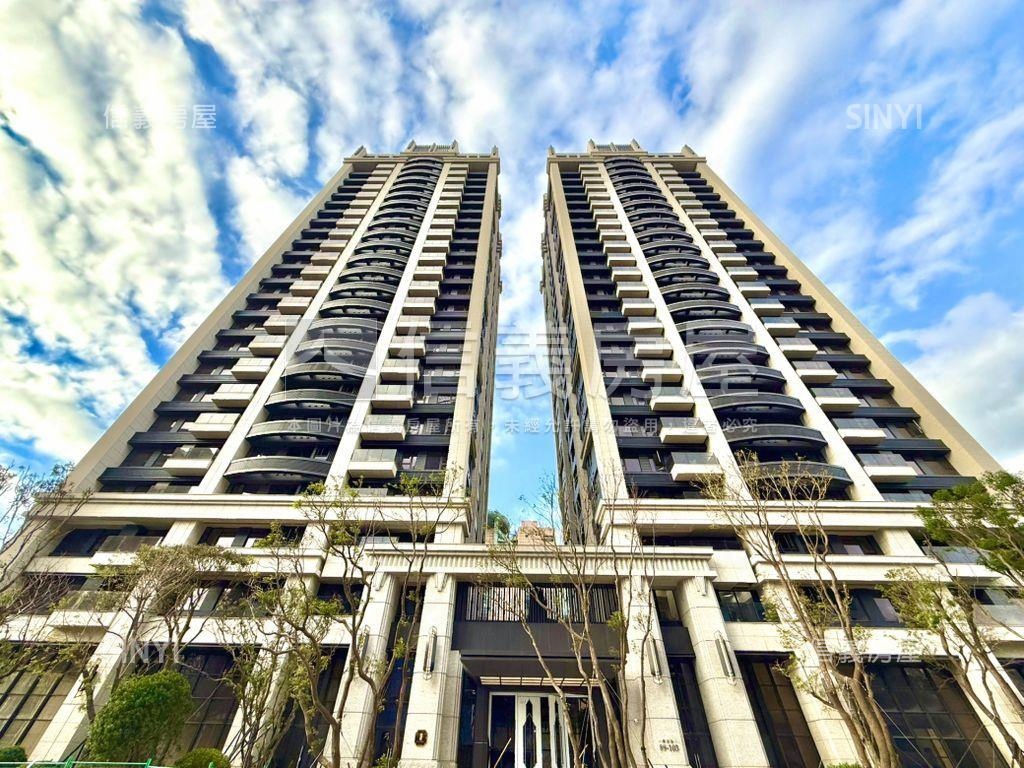 專任擎天森林４７坪雙車位房屋室內格局與周邊環境