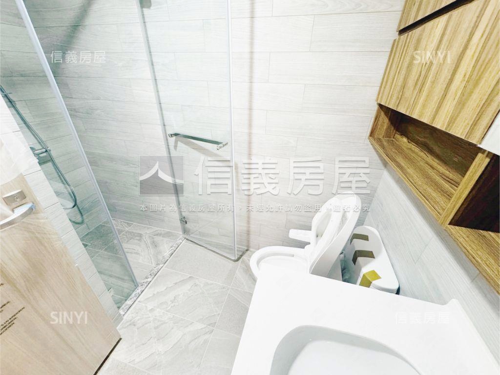 專任擎天森林４７坪雙車位房屋室內格局與周邊環境