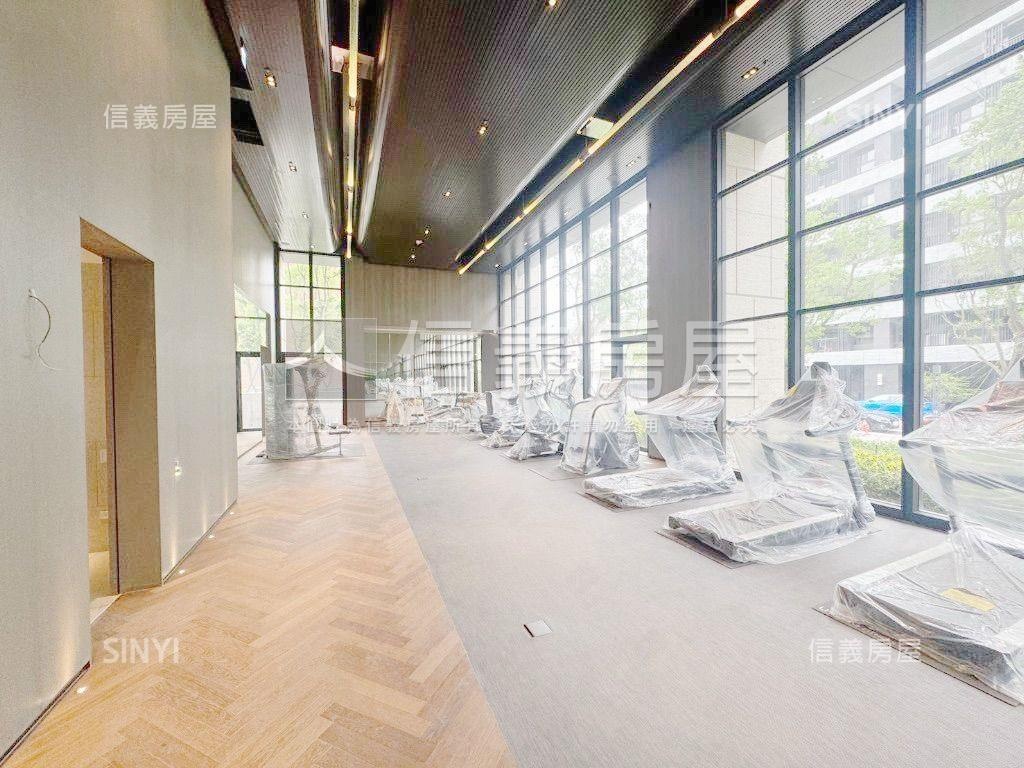 專任擎天森林４７坪雙車位房屋室內格局與周邊環境