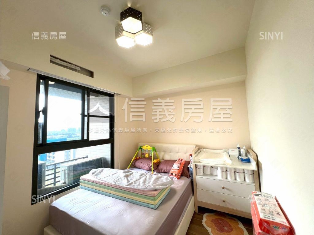 頂樓三面採光質感三房平車房屋室內格局與周邊環境