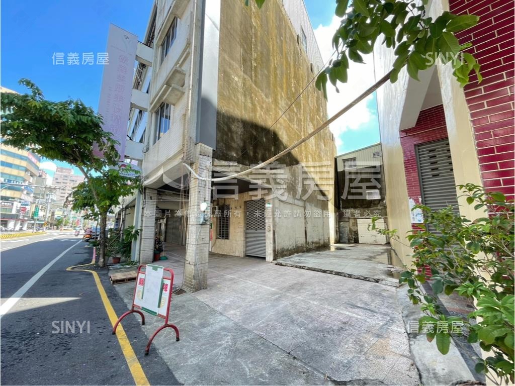 府城歷史街區約８１坪透店房屋室內格局與周邊環境