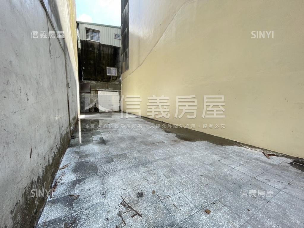 府城歷史街區約８１坪透店房屋室內格局與周邊環境