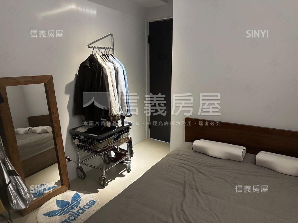 ＭＭ２１樹梢戶三房有車位房屋室內格局與周邊環境