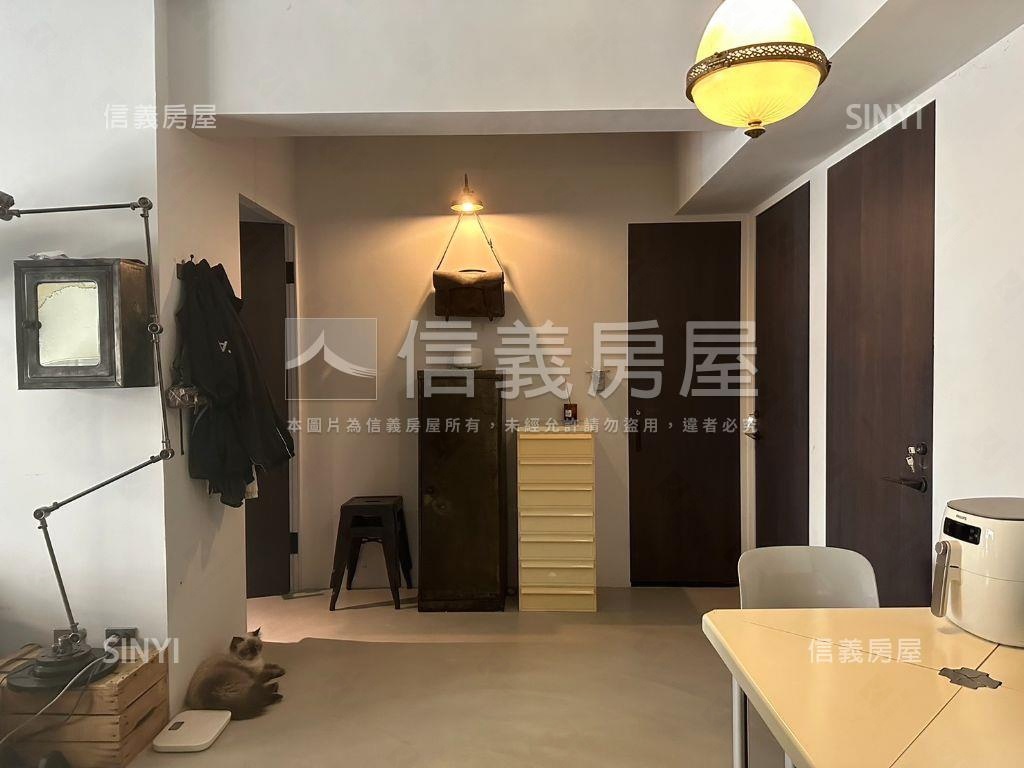 ＭＭ２１樹梢戶三房有車位房屋室內格局與周邊環境