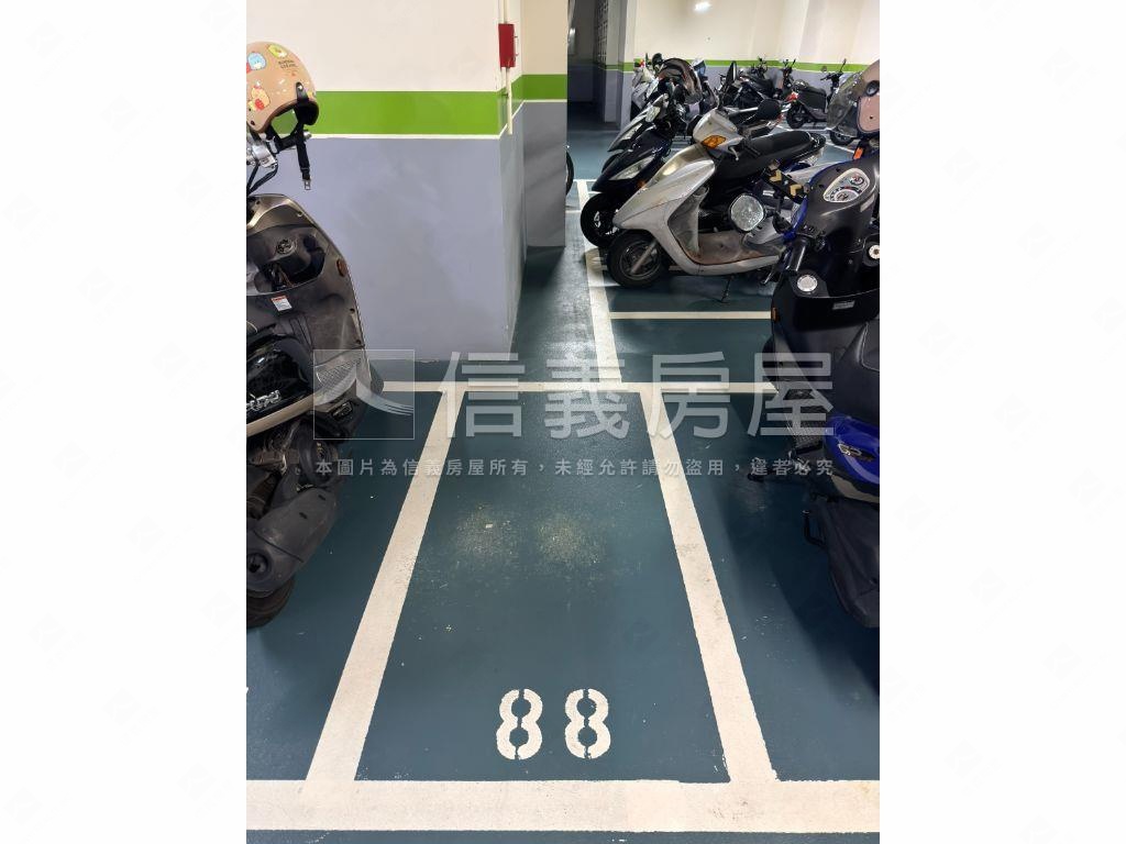 視野朝南高樓☆２房平車房屋室內格局與周邊環境