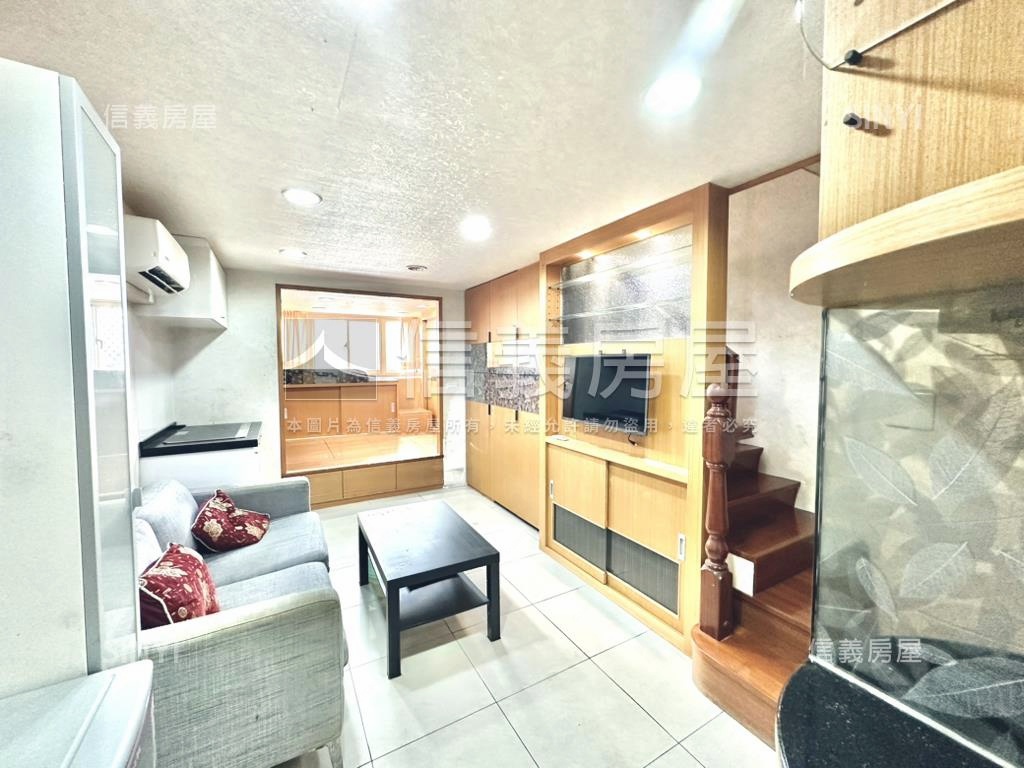 次高樓層．樓中堡房屋室內格局與周邊環境