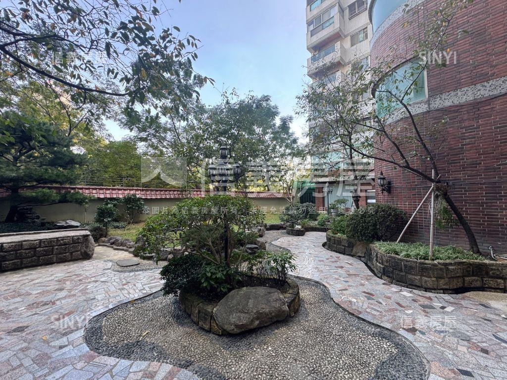 面【１４期】公園三房平車房屋室內格局與周邊環境