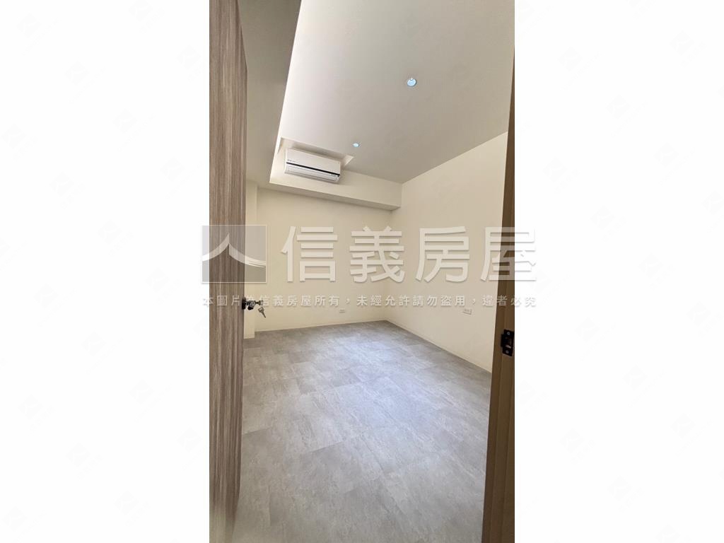 近捷運美妝精品兩房房屋室內格局與周邊環境