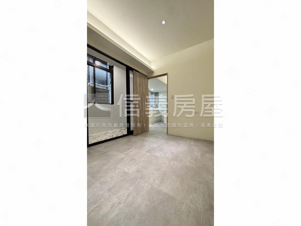 近捷運美妝精品兩房房屋室內格局與周邊環境