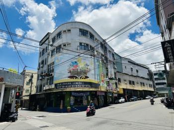 大東捷運旁大地坪角窗透店