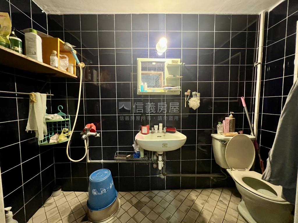 近高餐靜謐透天宅房屋室內格局與周邊環境