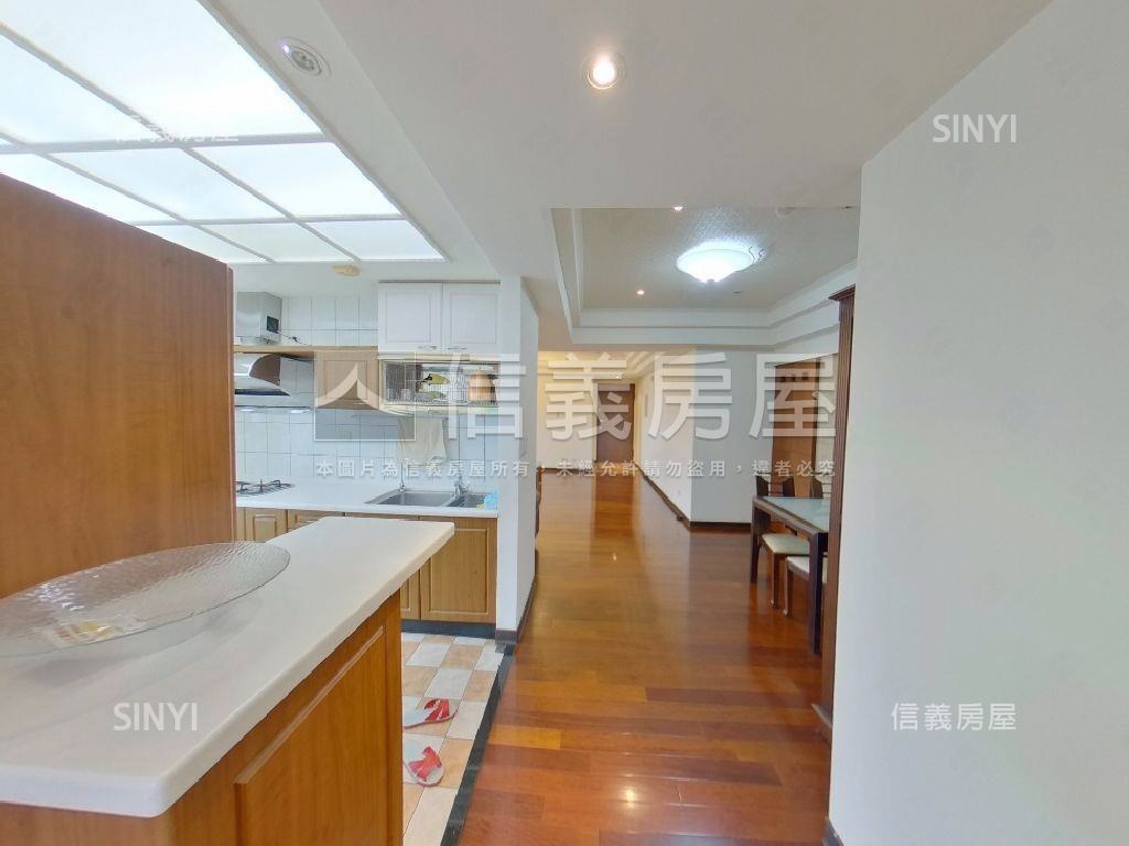 捷運中和‧童話特區房屋室內格局與周邊環境