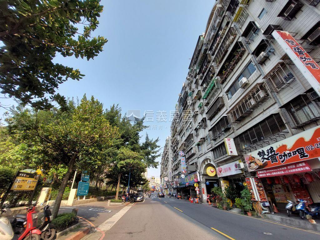 名人天廈五房美美宅房屋室內格局與周邊環境