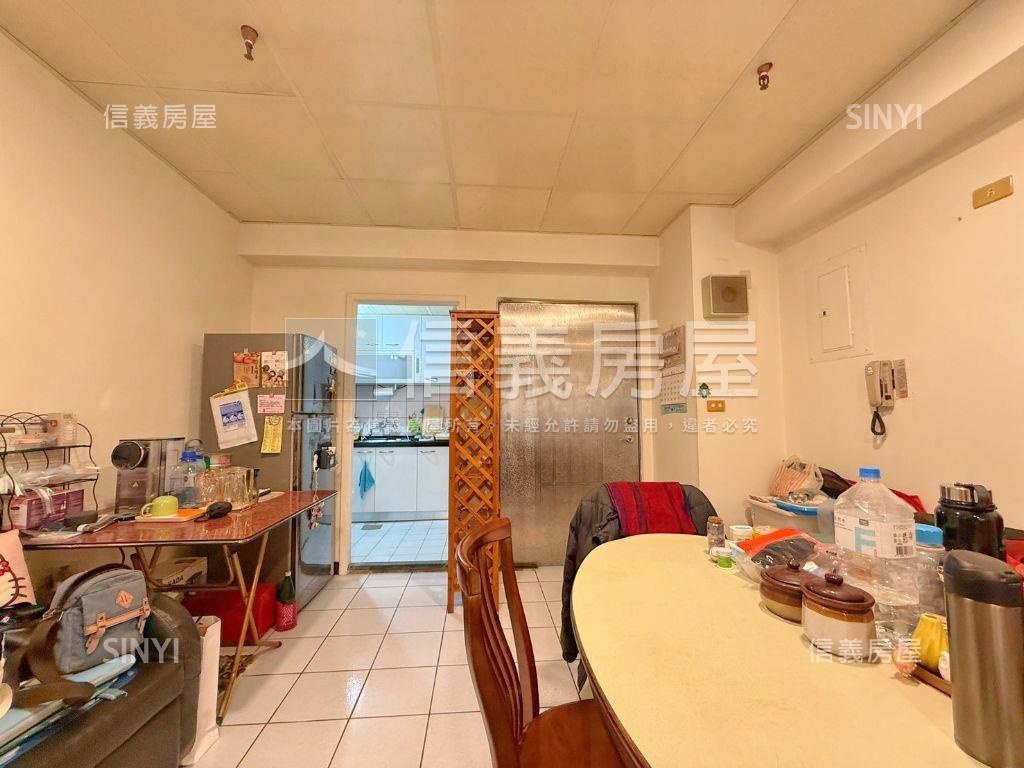 國安國宅雙衛開窗帝王戶房屋室內格局與周邊環境