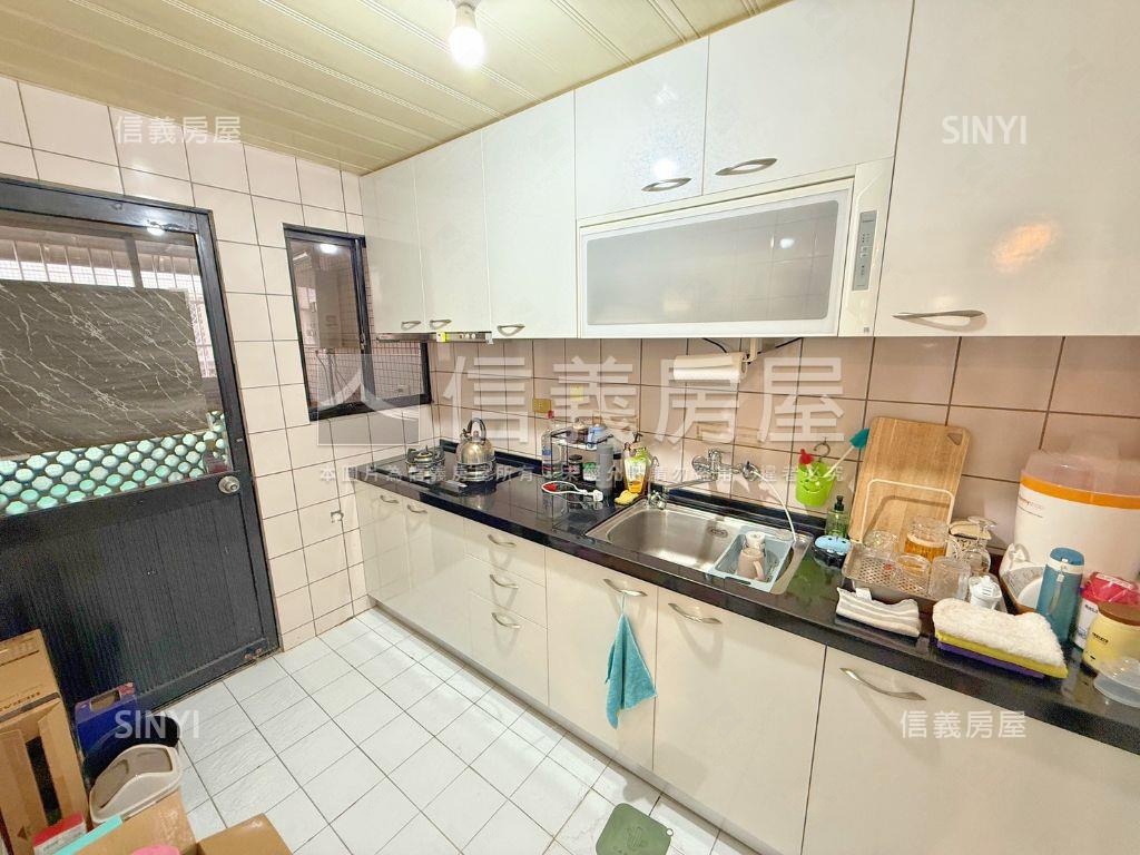 國安國宅雙衛開窗帝王戶房屋室內格局與周邊環境